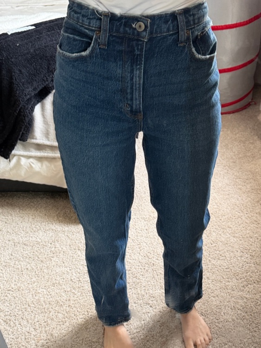 Abercrombie & Fitch - The 90’s Straight Ultra High Rise in Dark Blue